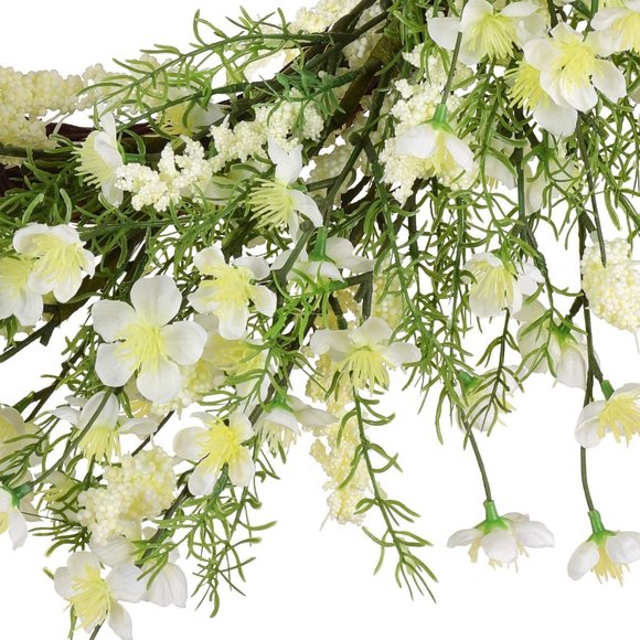 New White Flower Blossom Wreath - Picture 3 of 7